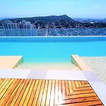 P515 Romantic 3Bdr See View, Few Blocks Walled City And Steps To Beach
