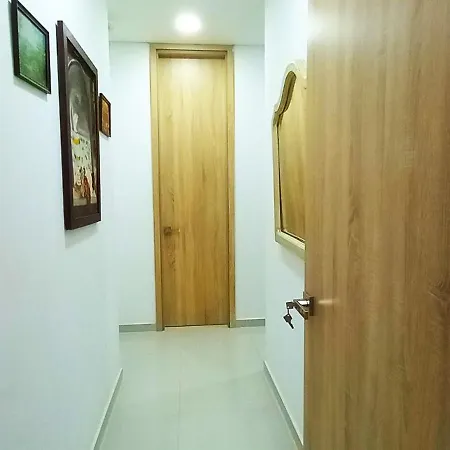 P515 Romantic 3bdr View, Few Blocks Walled And Steps To